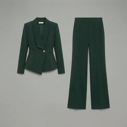 Completo da donna: maglia a maniche lunghe con scollo a V e pantaloni a gamba larga