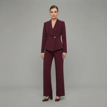 Completo da donna: maglia a maniche lunghe con scollo a V e pantaloni a gamba larga